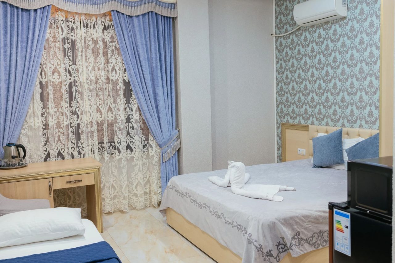 Трёхместный и более (Трехместный стандарт), Гостиница Замок