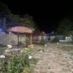 Своя ухоженная территория, Гостевой дом На Набережной