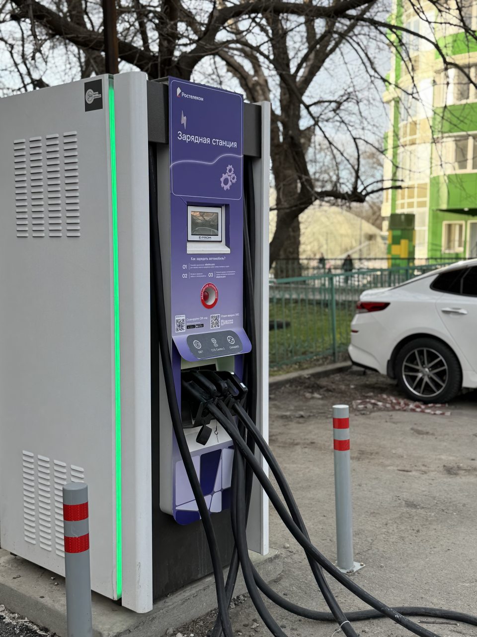 В 30 метрах находится станция быстрой зарядки электроавто