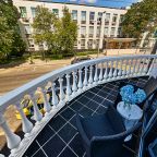 De Luxe (Делюкс с двуспальной кроватью с балконом), Отель The Rooms Boutique Hotel