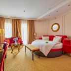 De Luxe (Делюкс с двуспальной кроватью с балконом), Отель The Rooms Boutique Hotel