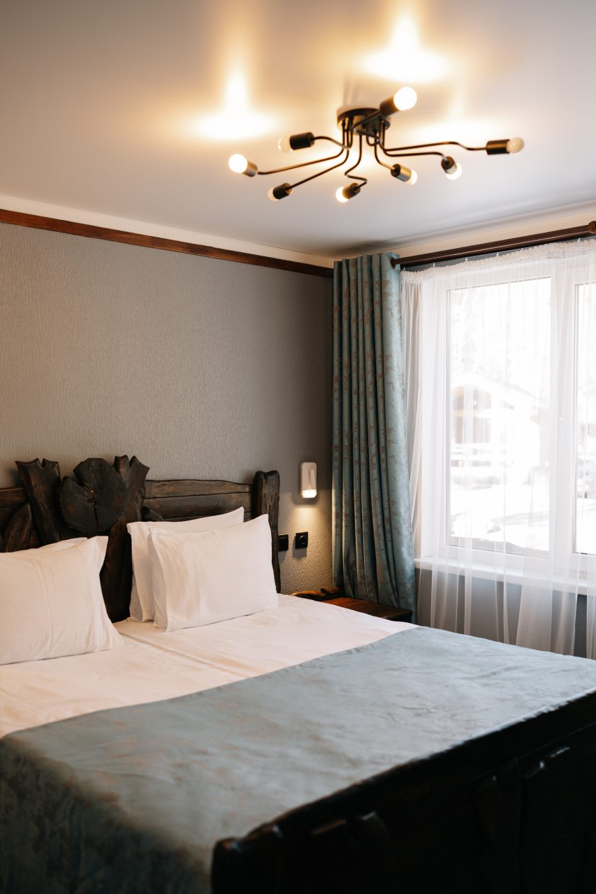 Люкс (Шале), Гостиница Шервуд