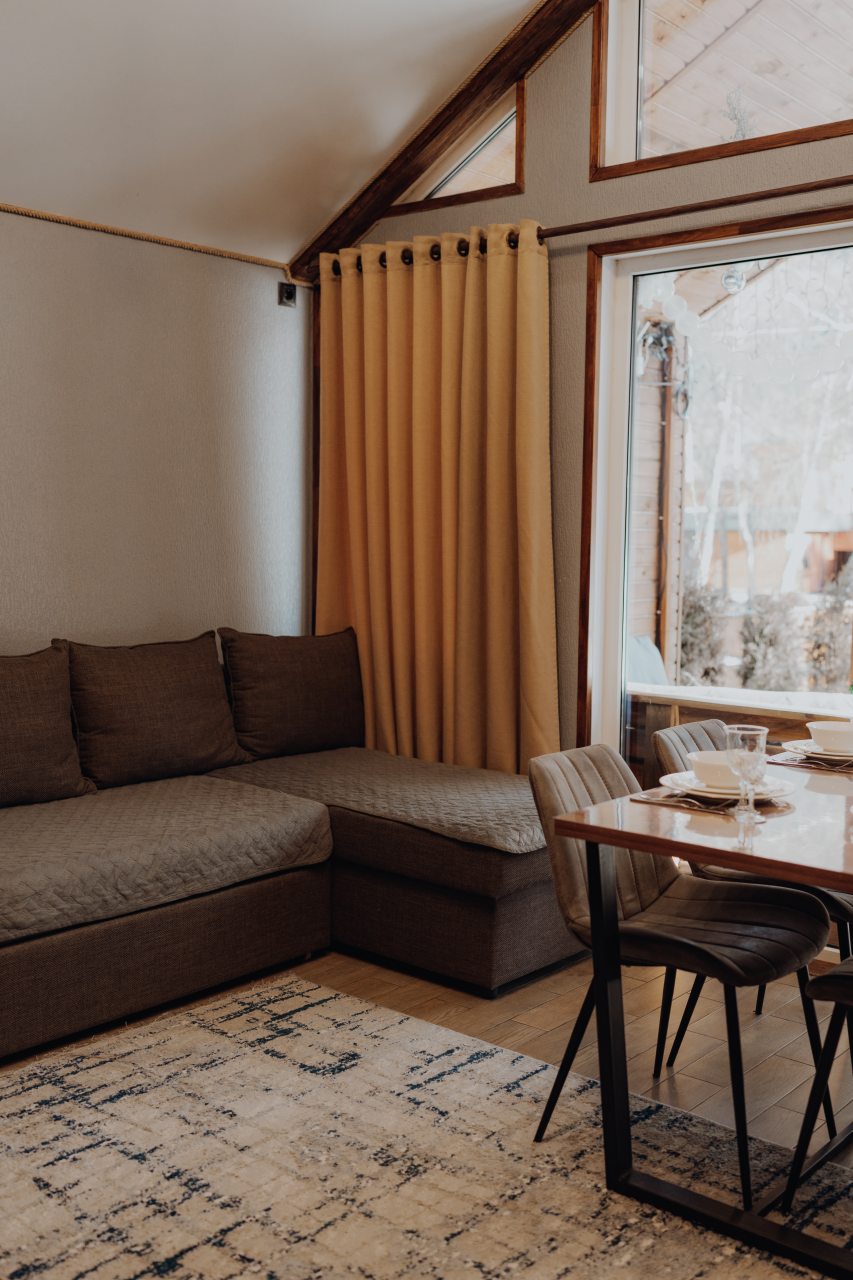 Люкс (Шале), Гостиница Шервуд