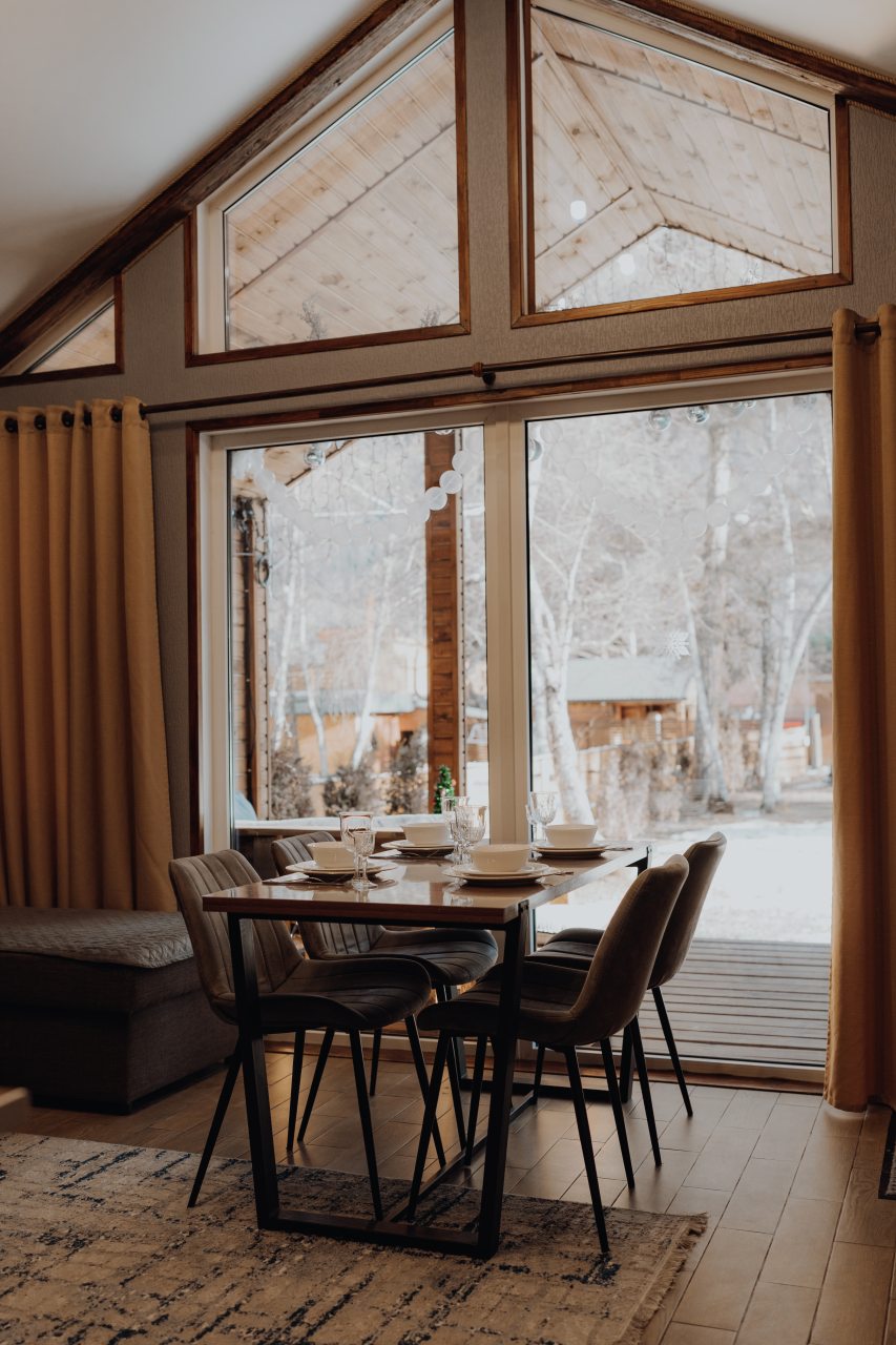 Люкс (Шале), Гостиница Шервуд