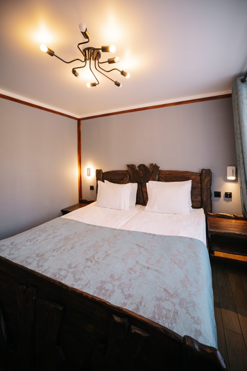 Люкс (Шале), Гостиница Шервуд