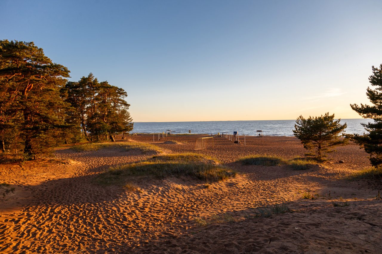 Первая береговая линия, База отдыха Хеваа