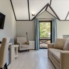 Трёхместный и более (Джуниор Сьюит), База отдыха Хеваа