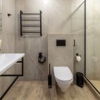 Ванная комната с душевой кабиной