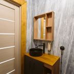 Раковина, косметика, фен