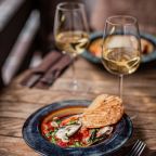 Доставка еды и напитков в номер, Загородный отель Berloga Country Resort