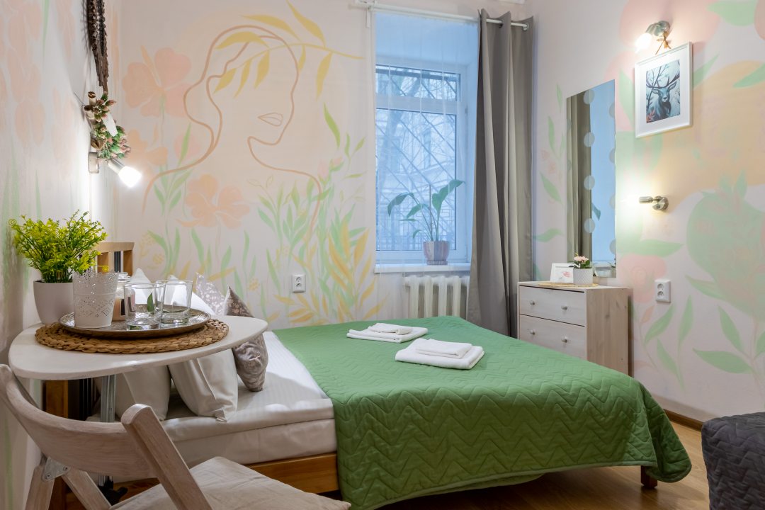 Двухместный (С ванной комнатой на 2 номера и дополнительным местом) мини-отеля Boho Botanica Hotel, Санкт-Петербург