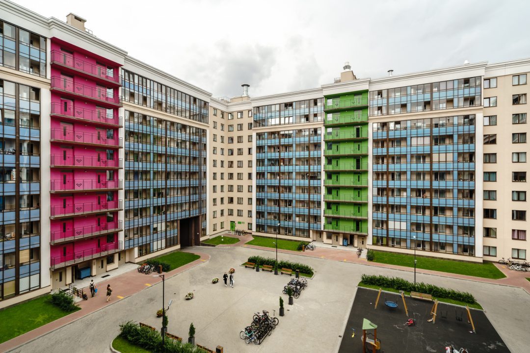 Территория апарт-отеля LIKE, Санкт-Петербург. Апартаменты LIKE