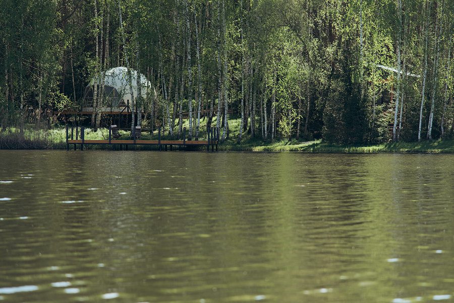 Вид на озеро, База отдыха Никольские РОСЫ