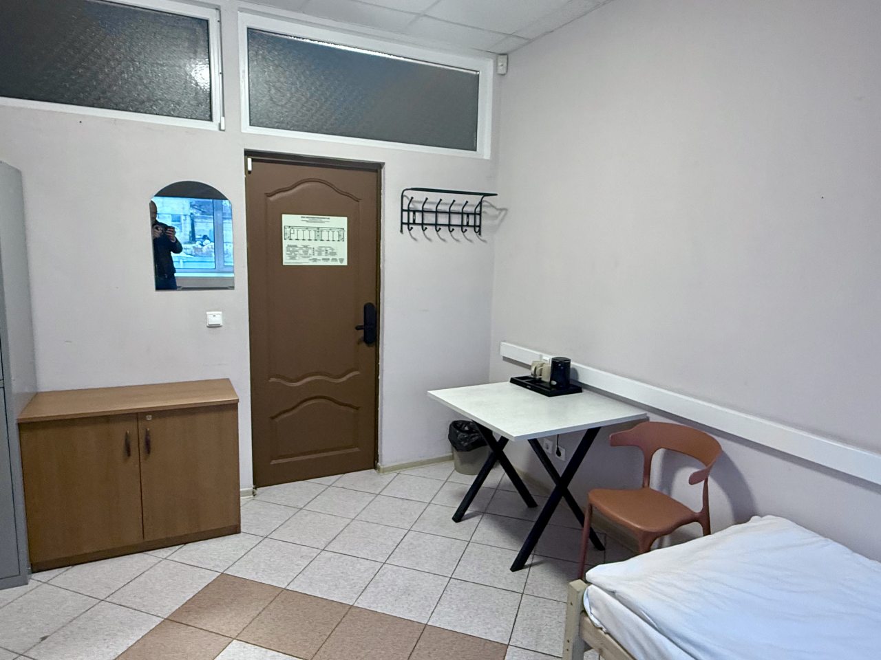 Двухместный (С 2 односпальными кроватями с электронным замком), Хостел Невский