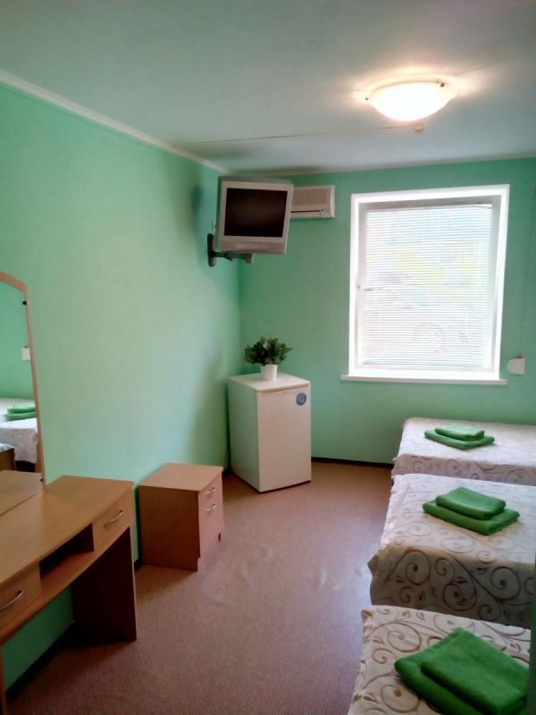 Трёхместный и более (трехместный стандарт) гостиницы Юпитер 2021, Новофёдоровка, Крым