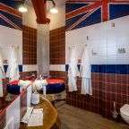 Двухместный (Лондон), Загородный отель Villa da Vinci