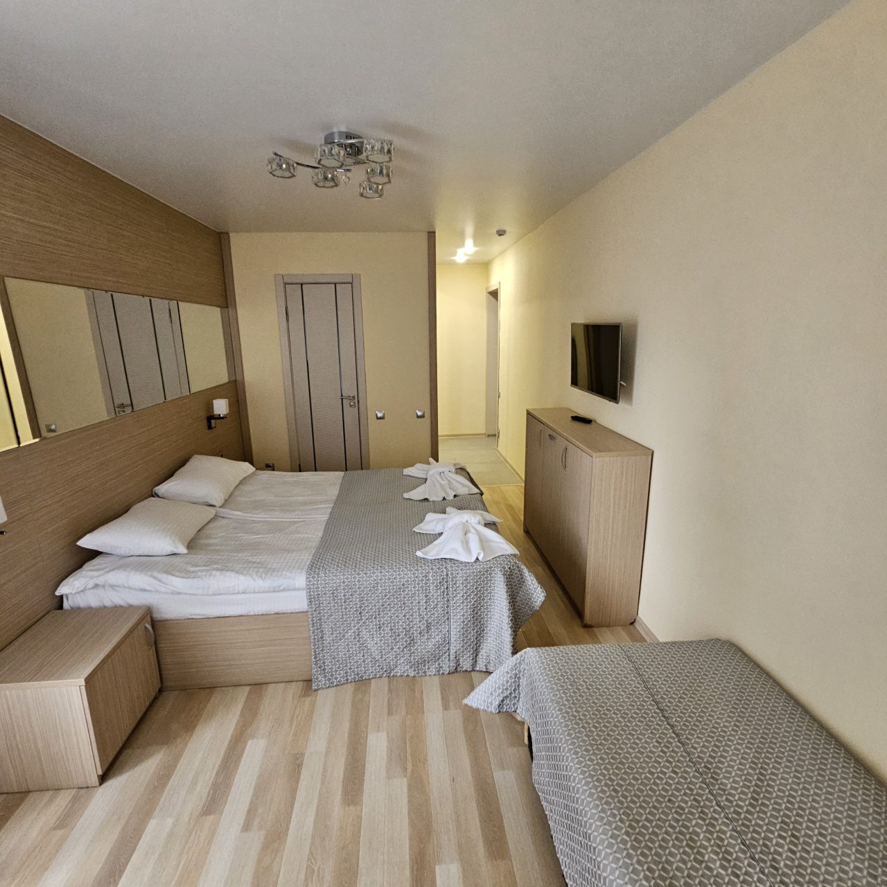 Семейный (Двухместный с доп. местом (Раскладной диван)), Пансионат Бешпагир