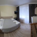 Семейный (Двухместный с доп. местом (Раскладной диван)), Пансионат Бешпагир