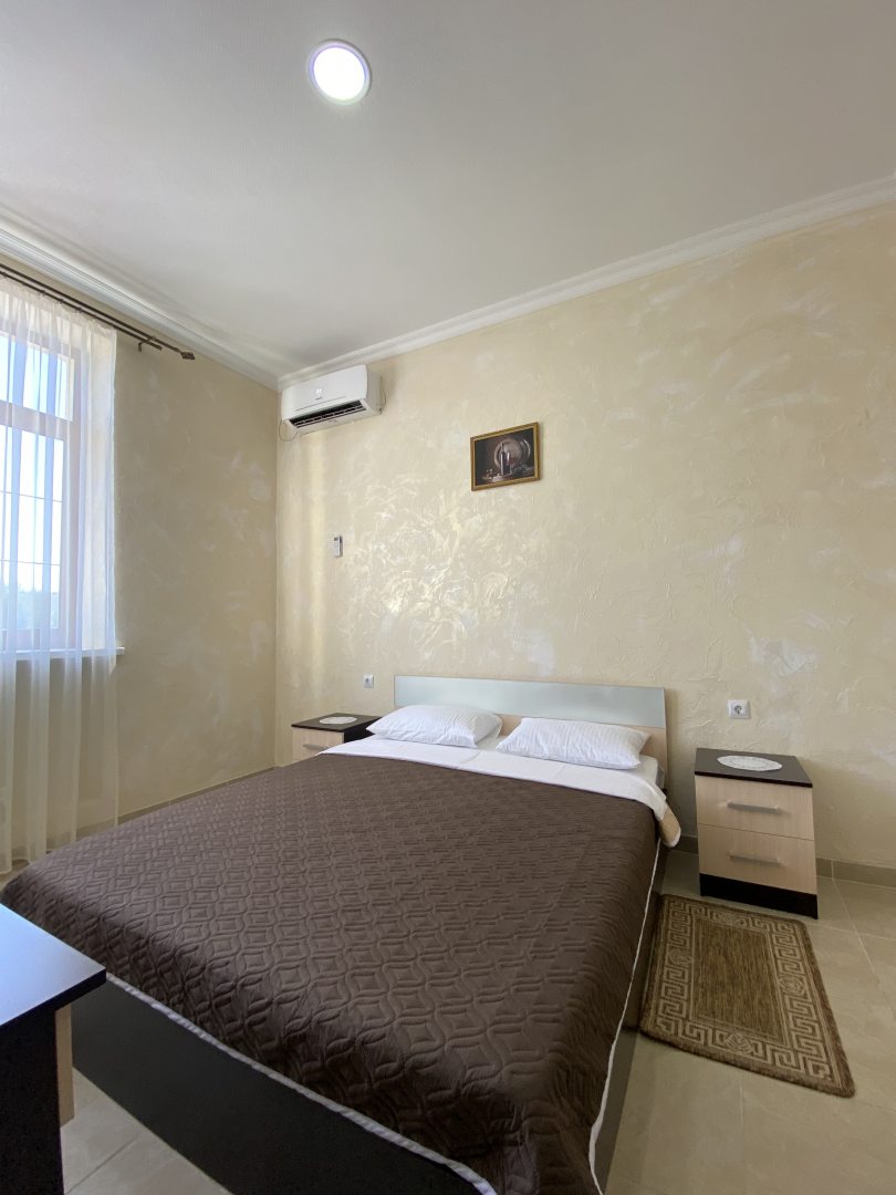 Двухместный (Небольшой двухместный номер) гостиницы MONAKO, Кабардинка