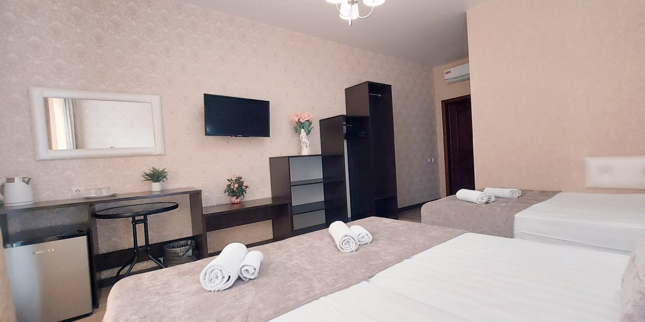 Четырехместный (Стандартный с французким балконом), Гостевой дом Отель 777