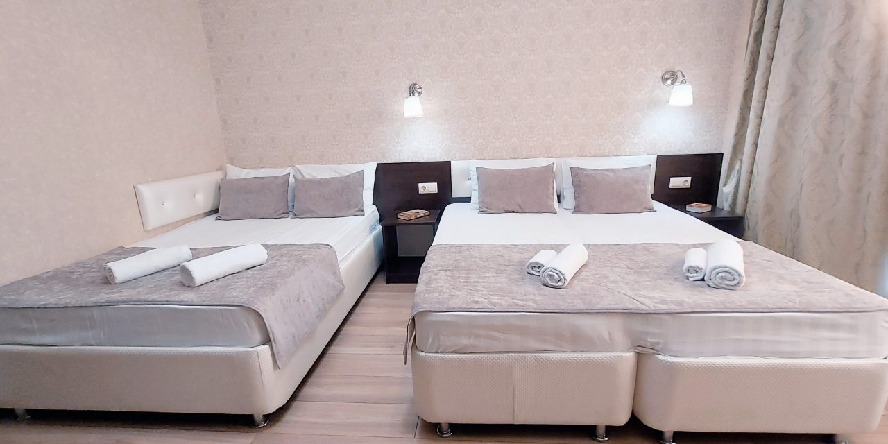 Четырехместный (Стандартный с французким балконом), Гостевой дом Отель 777