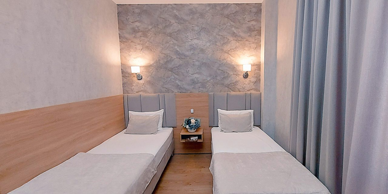 Двухместный (Улучшенный с раздельными кроватями с балконом), Гостевой дом Отель 777