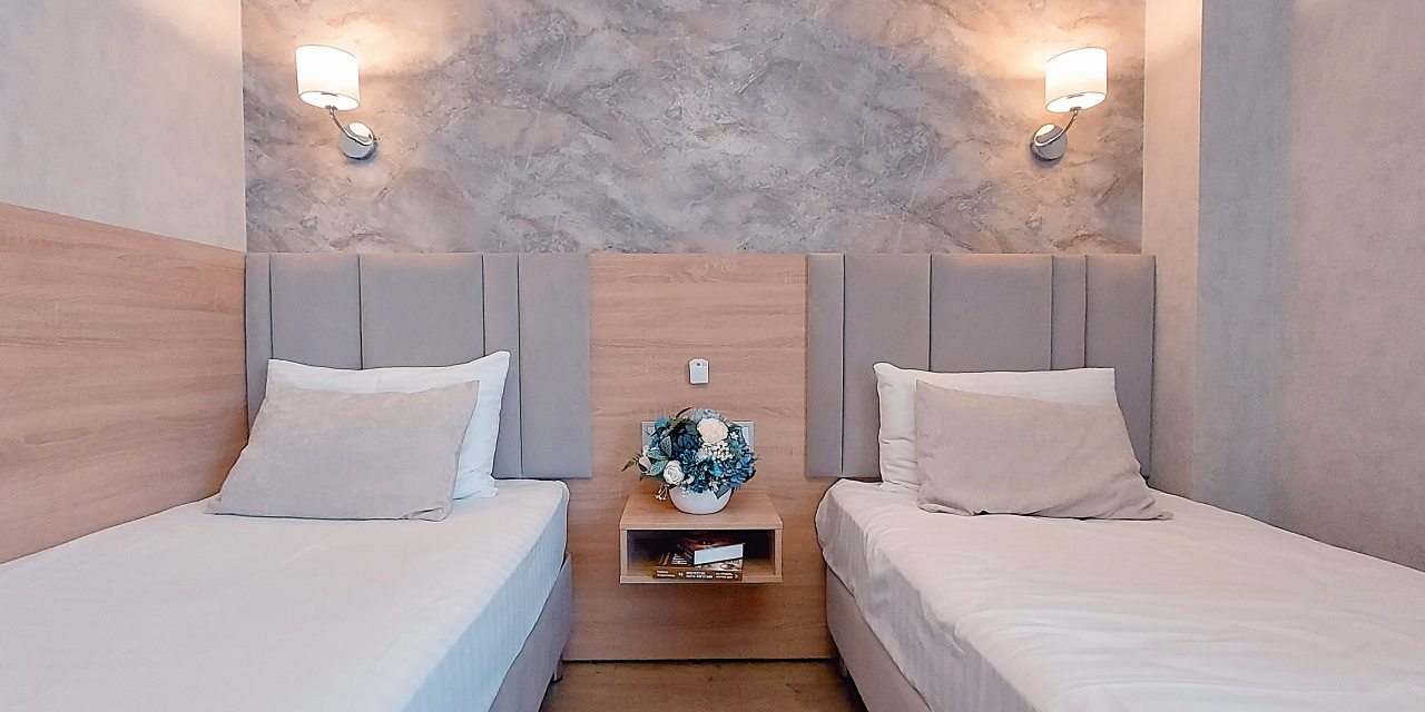 Двухместный (Улучшенный с раздельными кроватями с балконом), Гостевой дом Отель 777