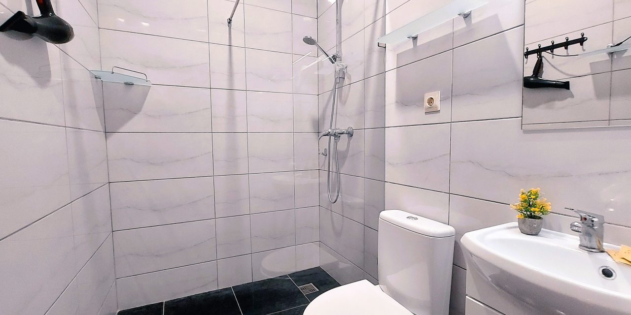 Трёхместный и более (Семейный с балконом), Гостевой дом Отель 777