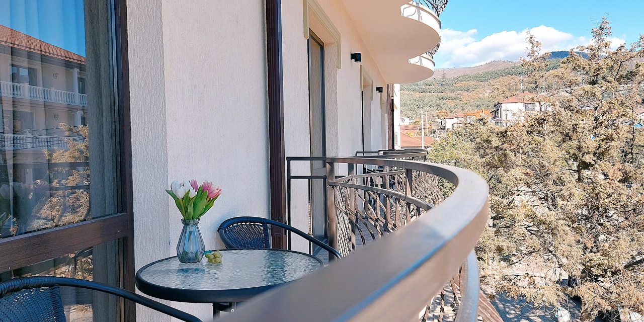 Четырехместный (Улучшенный с балконом), Гостевой дом Отель 777