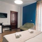 Апартаменты (Двухкомнатные семейные без балкона), Гостевой дом Отель 777