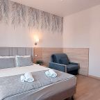 Трёхместный и более (Делюкс с балконом), Гостевой дом Отель 777