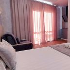 Трёхместный и более (Люкс с кухней и балконом), Гостевой дом Отель 777