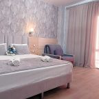 Трёхместный и более (Люкс с кухней и балконом), Гостевой дом Отель 777