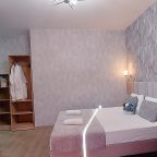 Трёхместный и более (Люкс с кухней и балконом), Гостевой дом Отель 777