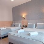 Четырехместный (Делюкс с балконом), Гостевой дом Отель 777