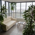 Книги возле ресепшн , Апарт-отель Sky Garden