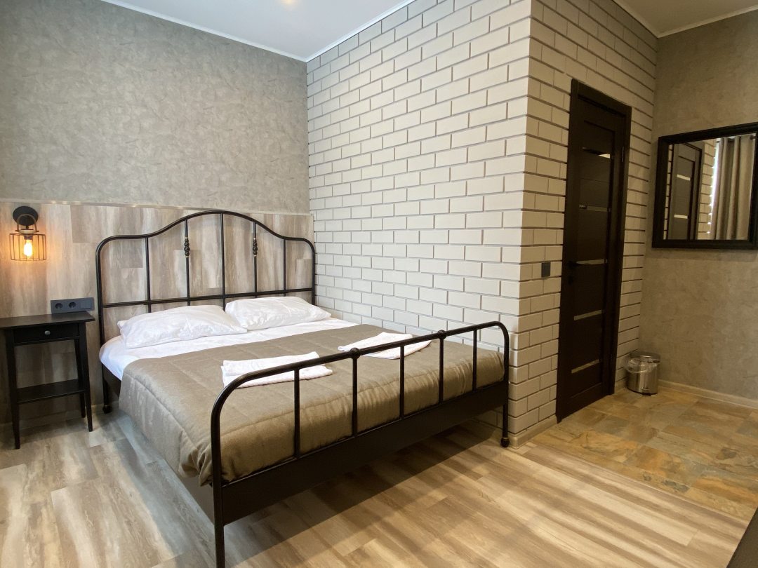 Двухместный (Стандартный двухместный номер с одной двуспальной кроватью 4) гостиницы FORREST, Саргазы