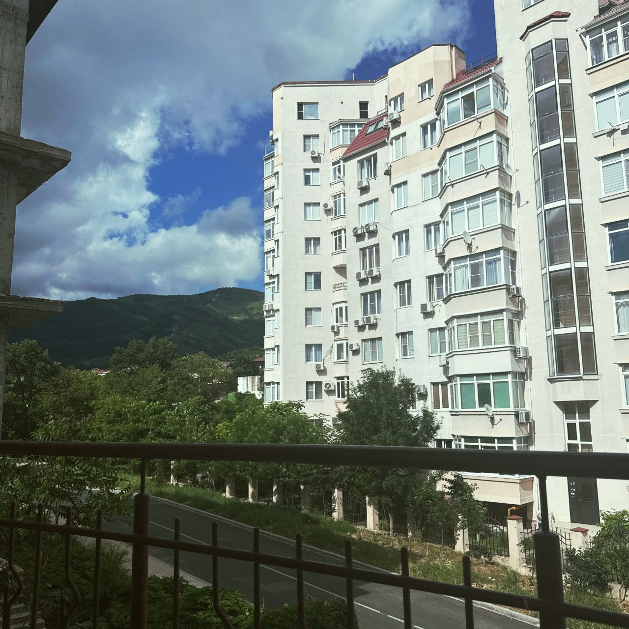 Люкс (Четырехместный номер с балконом), Отель Бирюза