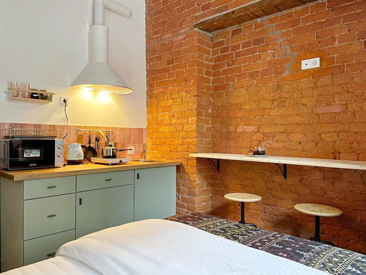 Студия с джакузи