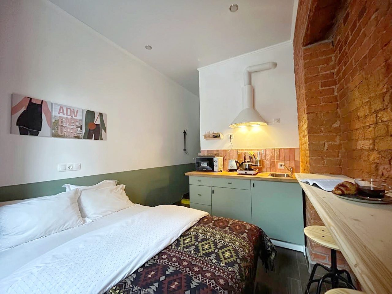 Студия с джакузи