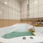 Студия с джакузи