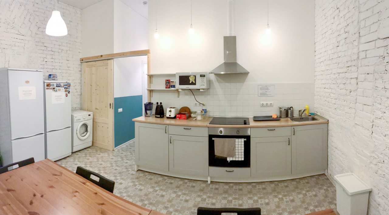 Шестиместный (Женский, Вид на реку, 4 этаж (Кровать в общем номере для женщин)), Хостел Forever Young