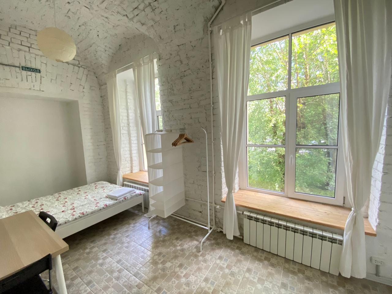 Двухместный (Вид во двор (2 этаж)), Меблированные комнаты Forever Young