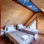 Семейный (Стандартный семейный номер (мансарда)), Гостевой дом На Тенистой