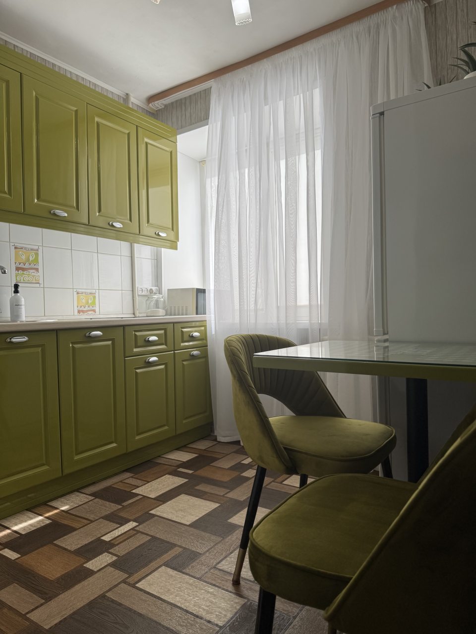 Апартаменты (СТАНЦИЯ, ул.Ленинского Комсомола д.24А, 4 этаж, балкон), Апартаменты Центр