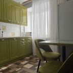 Апартаменты (СТАНЦИЯ, ул.Ленинского Комсомола д.24А, 4 этаж, балкон), Апартаменты Центр