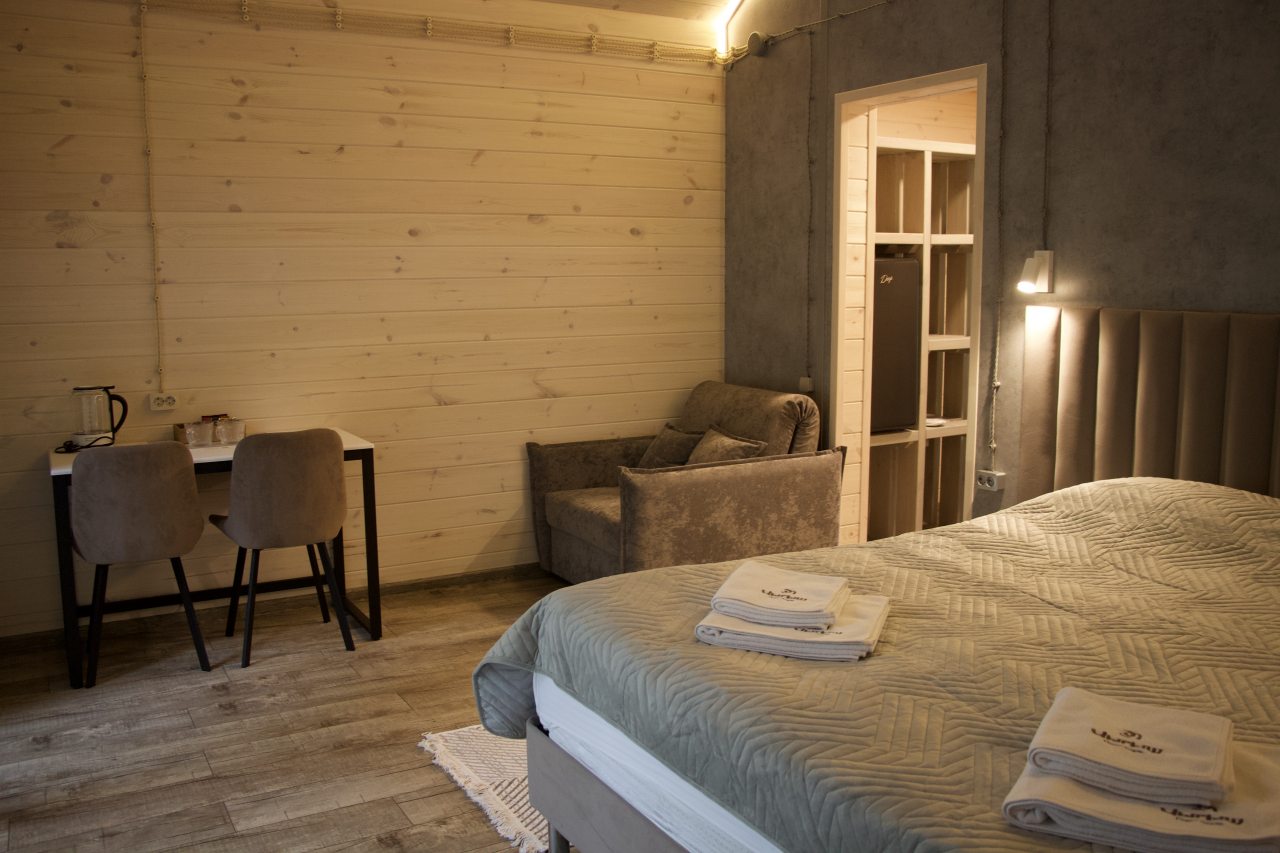 Дом (Однокомнатный Шале в лесу), База отдыха Чыгыш