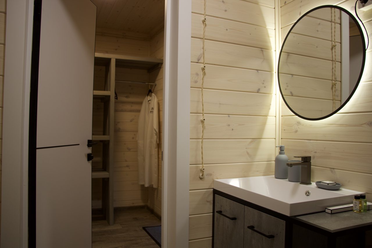 Дом (Однокомнатный Шале в лесу), База отдыха Чыгыш