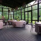 Доставка еды и напитков в номер, Пансионат Freezone Inn