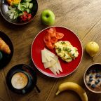 Шведский стол в Zuma, Отель NewLiving Hotel